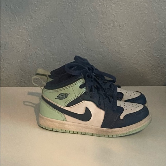 Nike Air Jordan 1 Mid Blue Mint
Used good condition 
Size 10 youth - Picture 2 of 8